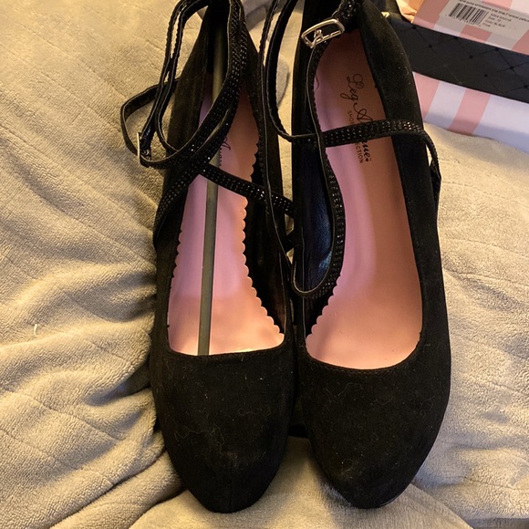 Leg Avenue black high heels with sparkly strap - Picture 4 of 4